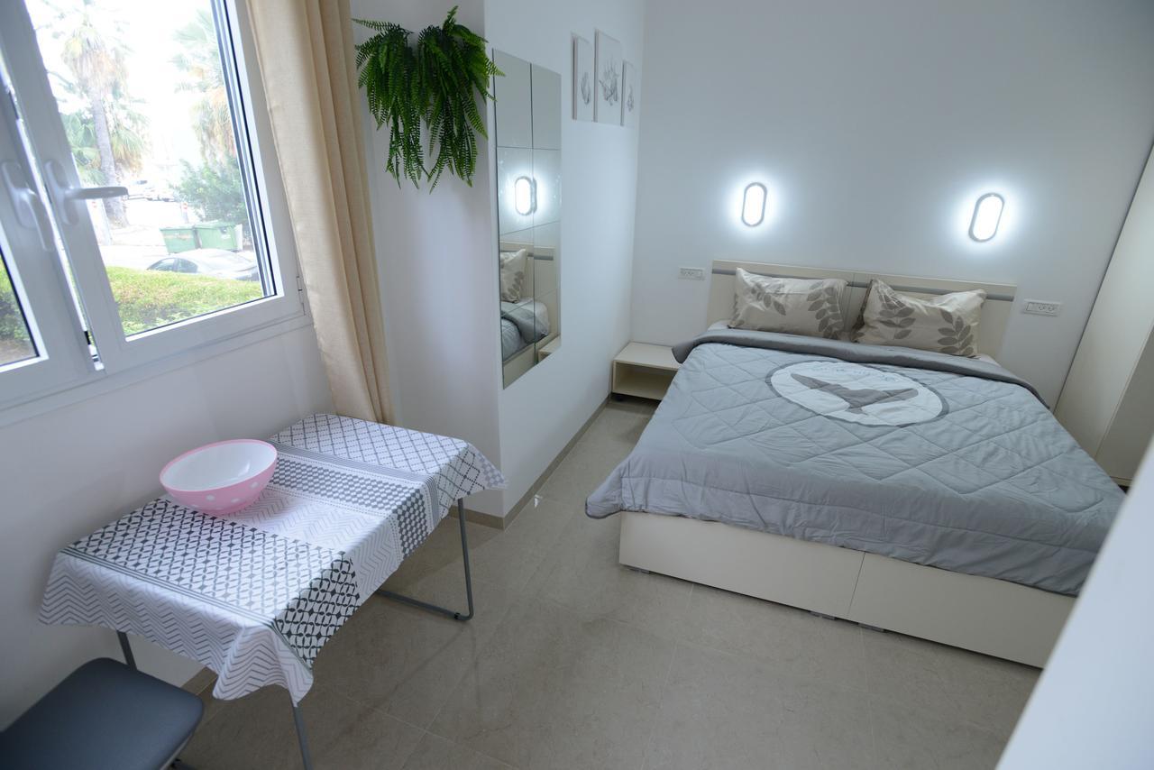 Olga Beach Apartment 28 Haifa Eksteriør billede